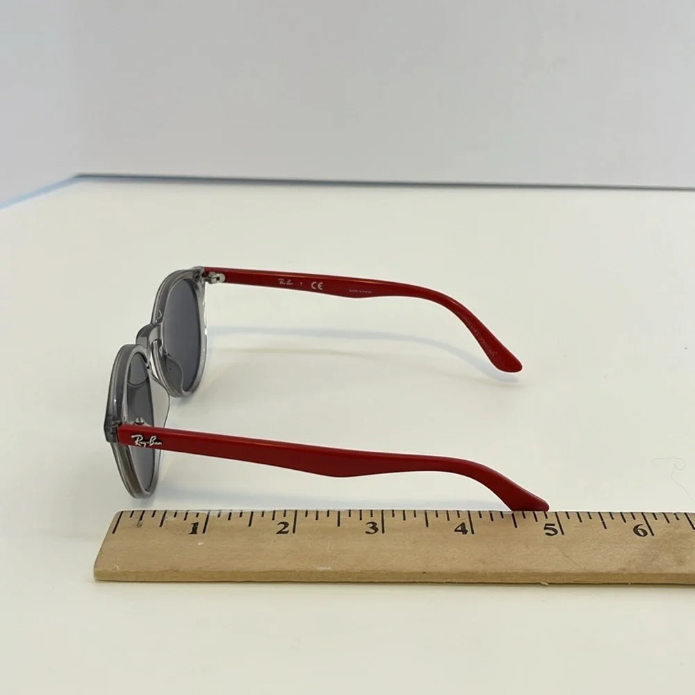 Ray-Ban used ray